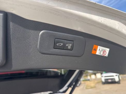 Used 2025 Lexus NX 350h AWD w/ Accessory Package (2T) image 9