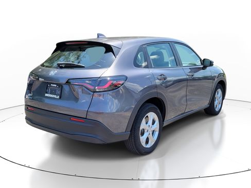 Used 2025 Honda HR-V LX image 6