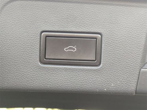 Used 2019 Volkswagen Atlas SE image 13