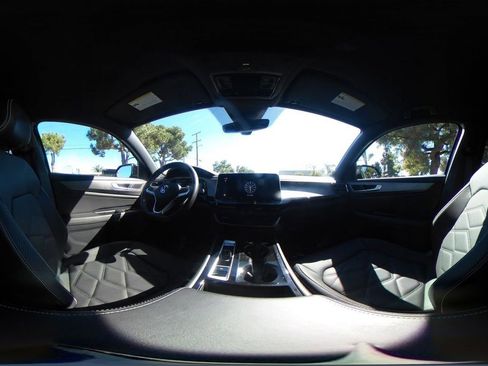 Used 2025 Volkswagen Atlas Cross Sport SE image 38