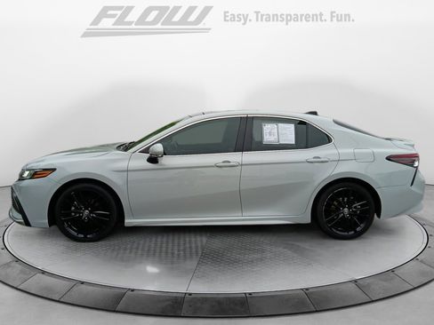 Used 2023 Toyota Camry XSE FWD image 5