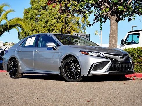 Used 2023 Toyota Camry XSE image 2