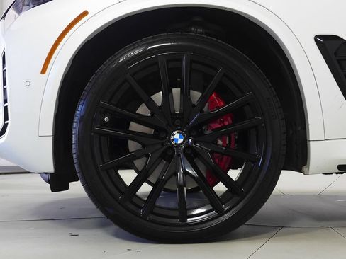 Used 2024 BMW X5 sDrive40i w/ M Sport Package RWD image 5