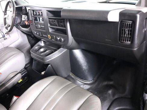 Used 2017 Chevrolet Express 2500 RWD image 35