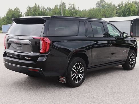 Used 2024 GMC Yukon XL AT4 w/ Technology Package AWD/4WD image 7