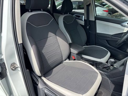 Used 2025 Volkswagen Taos SE image 37