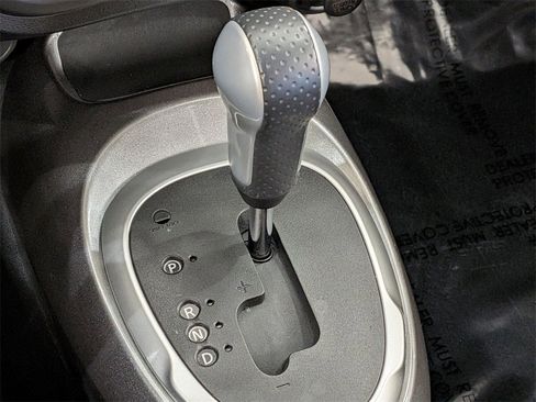 Used 2013 Nissan Juke S image 21