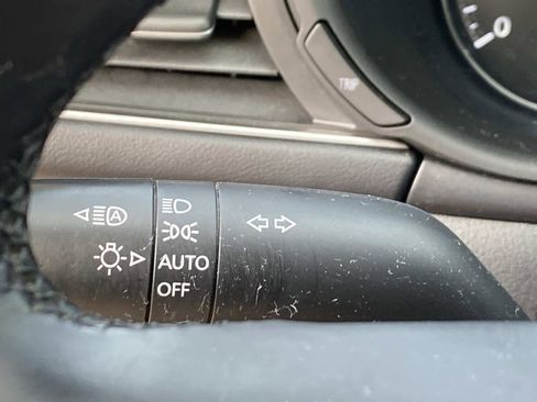 Used 2022 MAZDA MAZDA3 s image 17