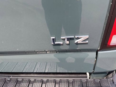 Used 2025 Chevrolet Silverado 2500 LTZ w/ LTZ Convenience Package AWD/4WD image 14