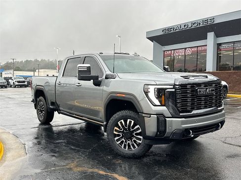 Used 2024 GMC Sierra 2500 Denali Ultimate image 1
