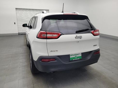 Used 2018 Jeep Cherokee Latitude Plus image 6