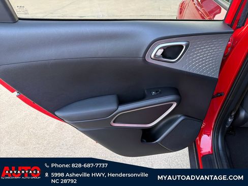 Used 2024 Kia Soul LX w/ Option Group 015 FWD image 23