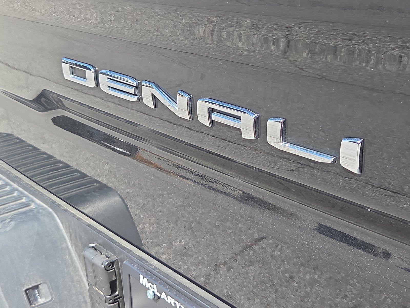 Used 2025 GMC Sierra 1500 Denali Ultimate AWD/4WD image 8