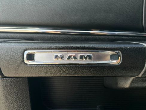 Used 2015 RAM 1500 Laramie w/ Convenience Group AWD/4WD image 19