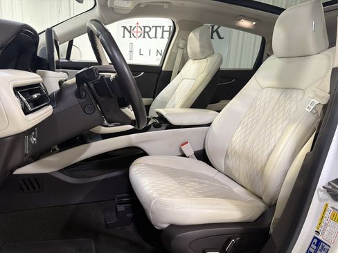 Used 2021 Lincoln Nautilus Black Label w/ Cargo Utility Package AWD/4WD image 8