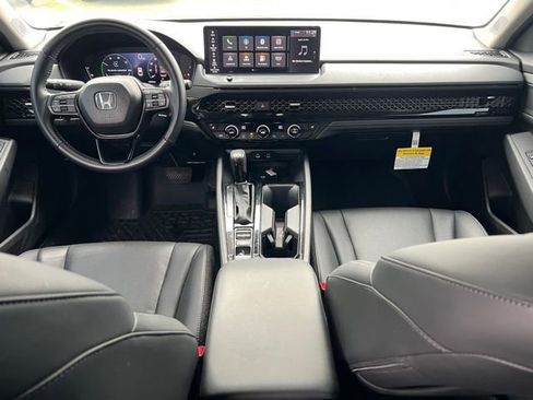 Used 2025 Honda Accord EX-L image 13