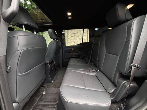 Used 2024 Lexus GX 550 w/ Accessory Package (Z1) AWD/4WD image 29