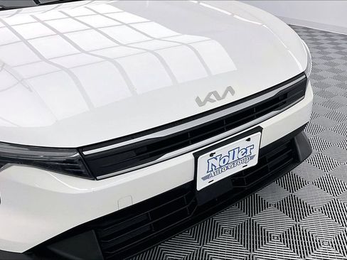 Used 2025 Kia K4 LXS image 28