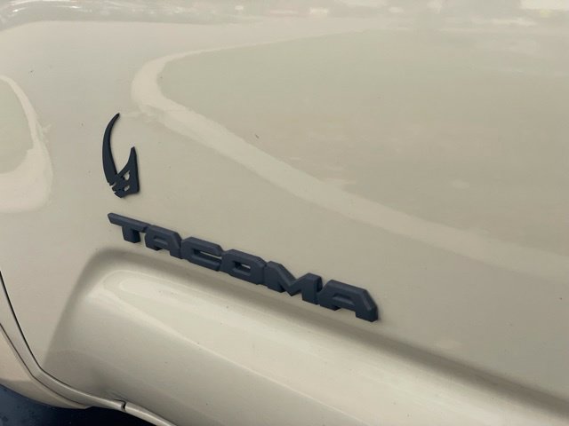 Used 2019 Toyota Tacoma TRD Sport AWD/4WD image 26