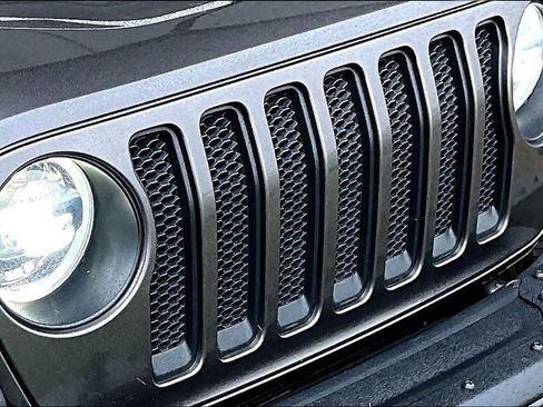 Used 2018 Jeep Wrangler Unlimited Sahara w/ Quick Order Package 24M Moab AWD/4WD image 28