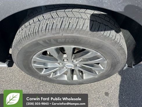 Used 2019 Ford Expedition Max Limited image 4