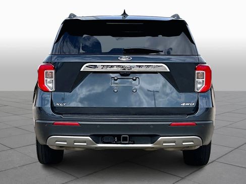 Used 2022 Ford Explorer XLT w/ Equipment Group 202A image 5
