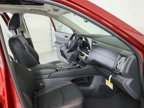New 2026 Nissan Pathfinder Platinum AWD/4WD image 22