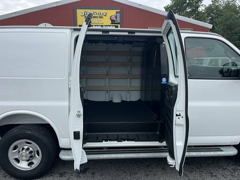 Used 2025 Chevrolet Express 2500 w/ Driver Convenience Package RWD image 18