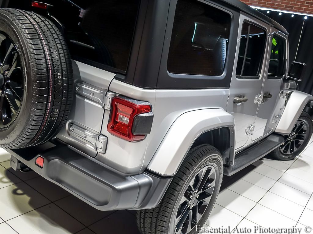 Used 2022 Jeep Wrangler Unlimited Sahara w/ Cold Weather Group AWD/4WD image 8