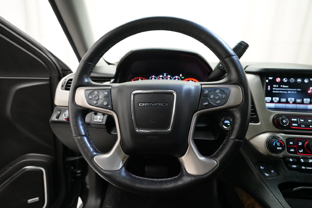 Used 2016 GMC Yukon Denali w/ Open Road Package RWD image 4