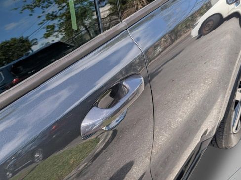 Used 2023 Kia Sorento S w/ Panoramic Sunroof Package FWD image 17