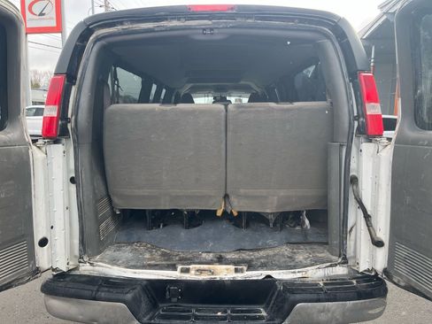 Used 2018 Chevrolet Express 3500 LT w/ LT Preferred Equipment Group image 7