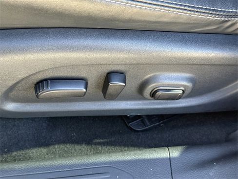 Used 2023 Nissan Murano SV w/ SV Midnight Edition Package image 16