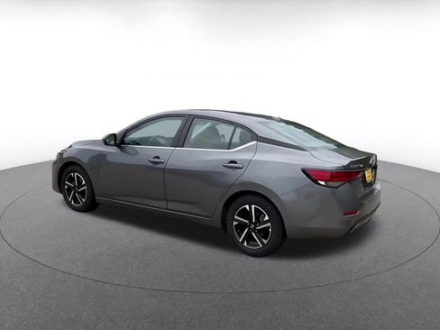 Used 2025 Nissan Sentra SV FWD image 9
