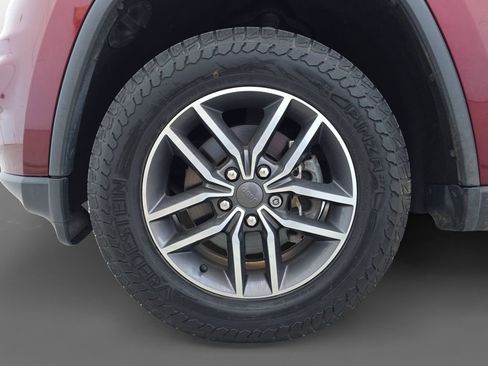 Used 2019 Jeep Grand Cherokee Limited w/ Luxury Group II image 15