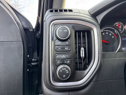 Used 2020 Chevrolet Silverado 1500 LT image 25