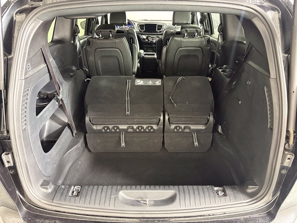 Used 2020 Chrysler Pacifica Touring-L Plus FWD image 16