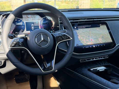 New 2026 Mercedes-Benz E 350 4MATIC Sedan image 27