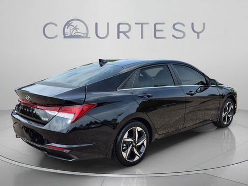 Certified 2023 Hyundai Elantra Limited FWD image 5