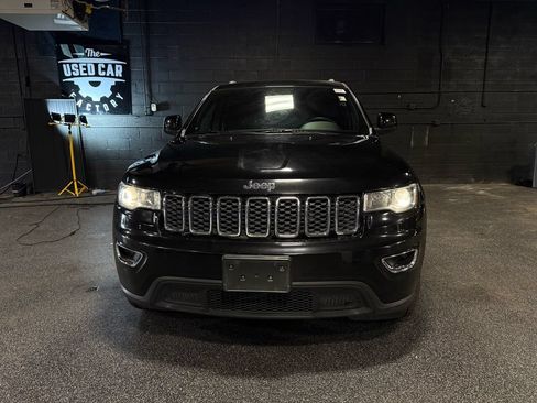 Used 2019 Jeep Grand Cherokee Laredo w/ 18" Wheel & 8.4" Radio Group AWD/4WD image 10