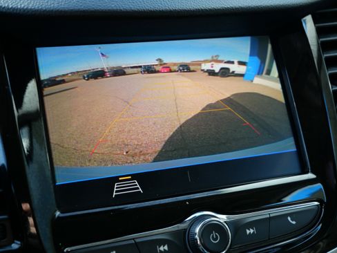 Certified 2022 Chevrolet Trax LT w/ LT Convenience Package image 16