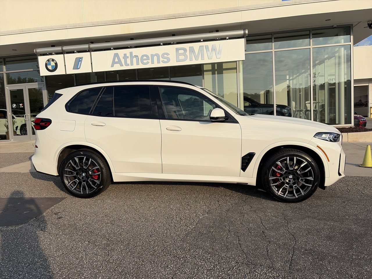 Used 2026 BMW X5 xDrive40i w/ M Sport Package AWD/4WD image 9