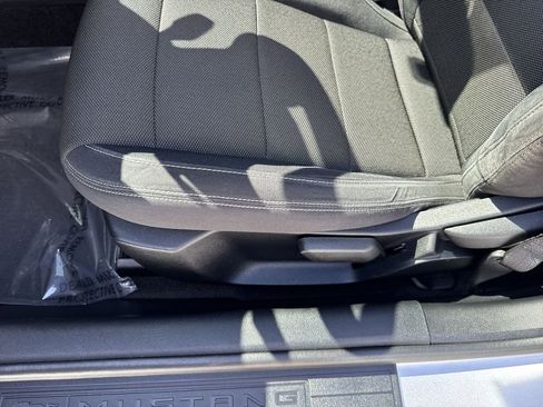 Used 2016 Ford Mustang Coupe RWD image 39