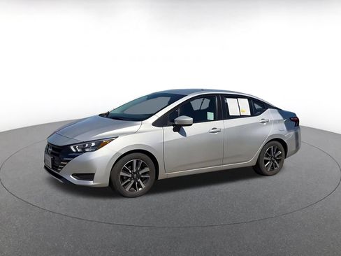 Used 2025 Nissan Versa SV FWD image 7