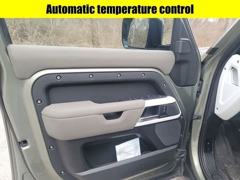 Used 2020 Land Rover Defender 110 SE image 9