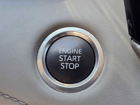 Used 2024 Toyota Highlander Platinum image 33