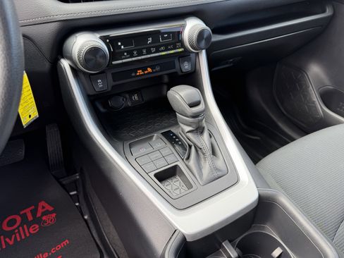 Certified 2024 Toyota RAV4 LE AWD/4WD image 18