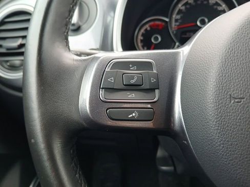 Used 2019 Volkswagen Beetle 2.0T SE FWD image 18