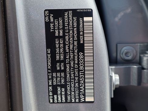 Certified 2026 Porsche Macan AWD/4WD image 28