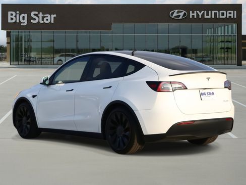 Used 2022 Tesla Model Y Performance image 3